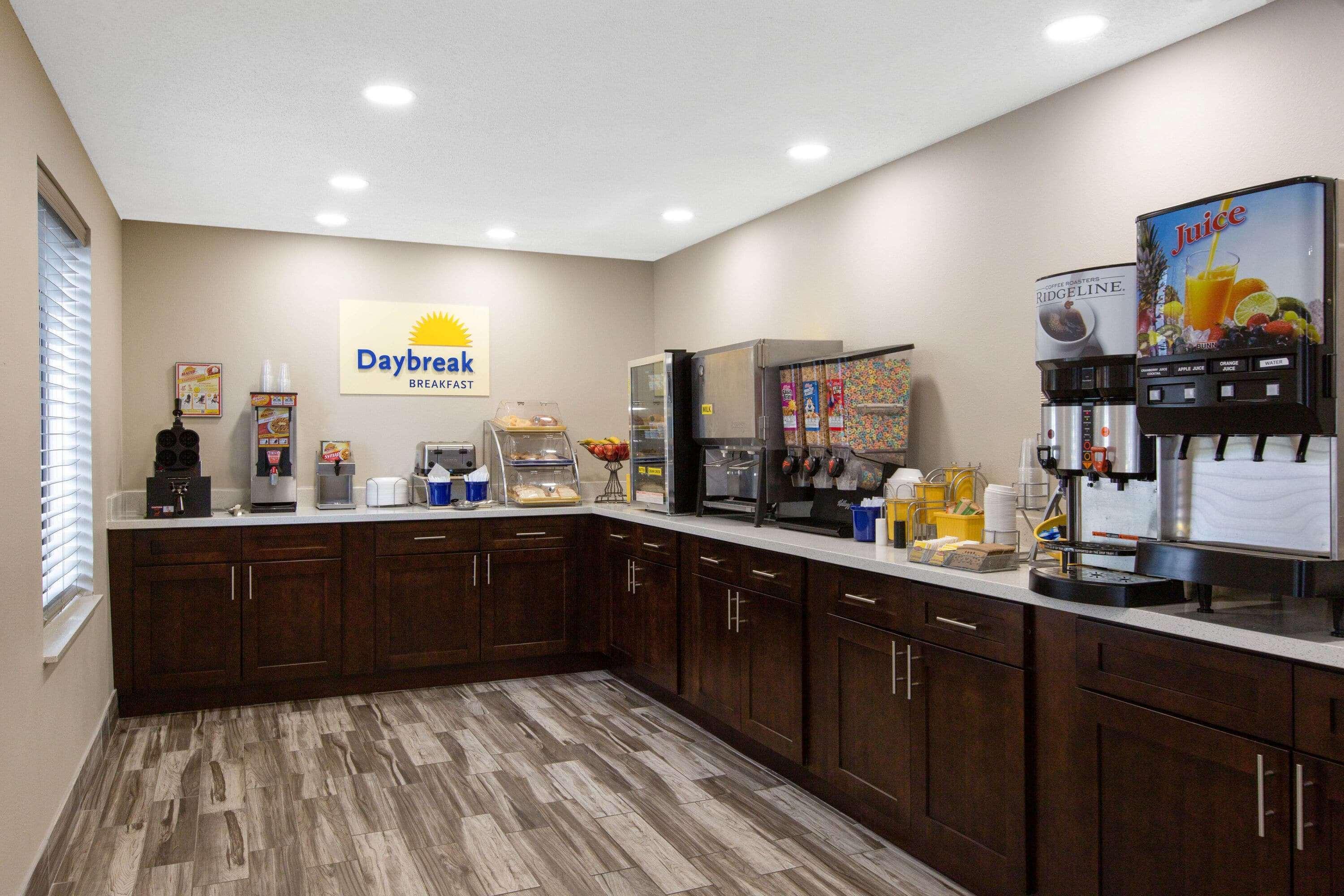 Days Inn & Suites By Wyndham Wisconsin Dells Zewnętrze zdjęcie