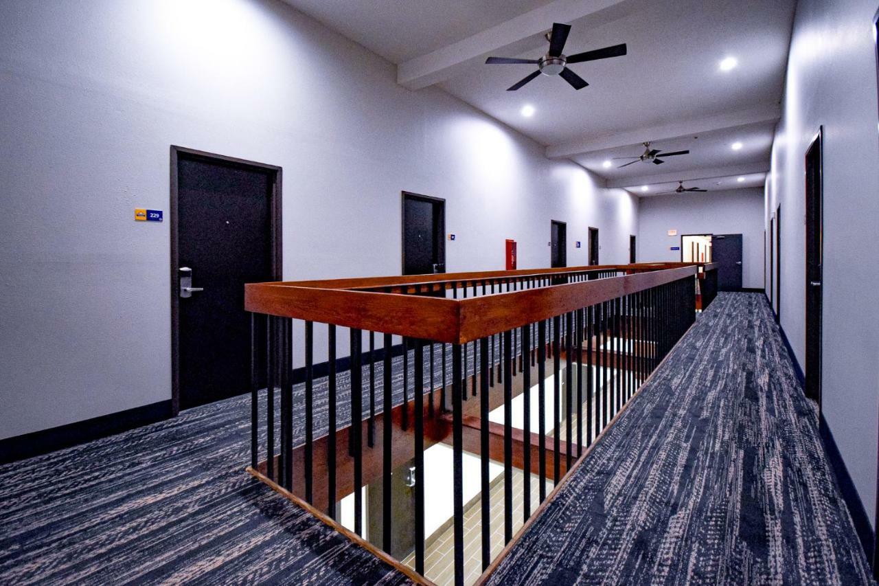 Days Inn & Suites By Wyndham Wisconsin Dells Zewnętrze zdjęcie