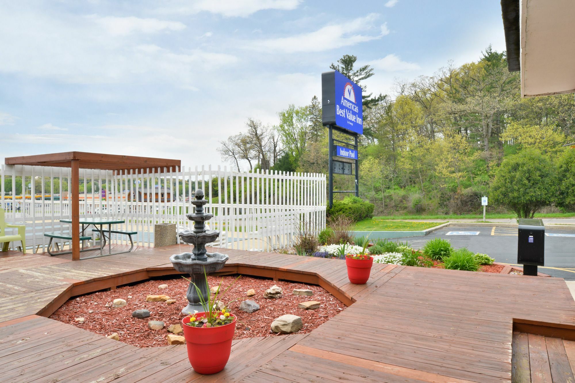Days Inn & Suites By Wyndham Wisconsin Dells Zewnętrze zdjęcie